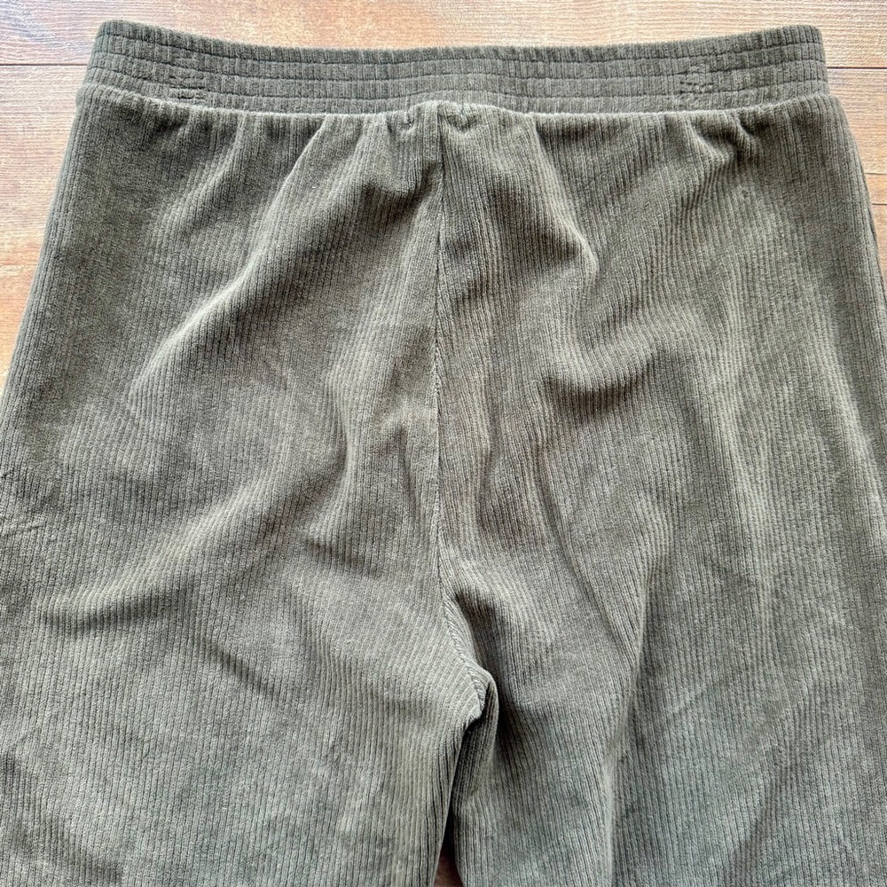Aerie Groove-On Rib Velour Flare Olive Green Pull-On Pants Size Large Short - Picture 7 of 8
